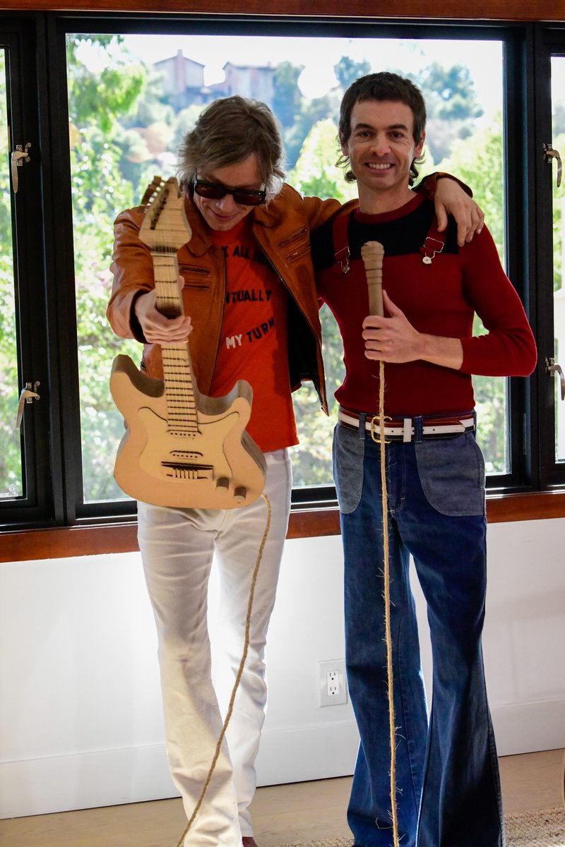 Song and video "25 Years from Now" from my debut EP SINCERELY YOURS are out now via <a href="/WMF_Records/">Weirdo Music Forever Records</a>  <a href="/WeirdoMusic4evr/">Weirdo Music Forever</a> 🚀 Both feature Jason Falkner, who produced the EP🚀 <a href="/Tim_Burgess/">Tim Burgess</a> called CAL "Wonky pop at its finest," and I LOVE that description🚀: <a href="/CountessCameron/">🖤 CAMERON ROMANCE 🖤</a>