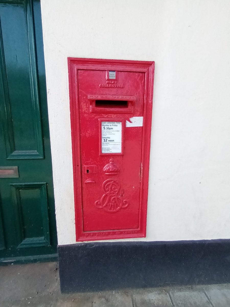 MelJD46's tweet image. #postboxsaturday last one from #Thetford. This becomes addictive...actively seeking out postboxes to photograph these days. 🙂 #lettersinthepost a  #treat #somethingtotreasure so much more than a text om a screen