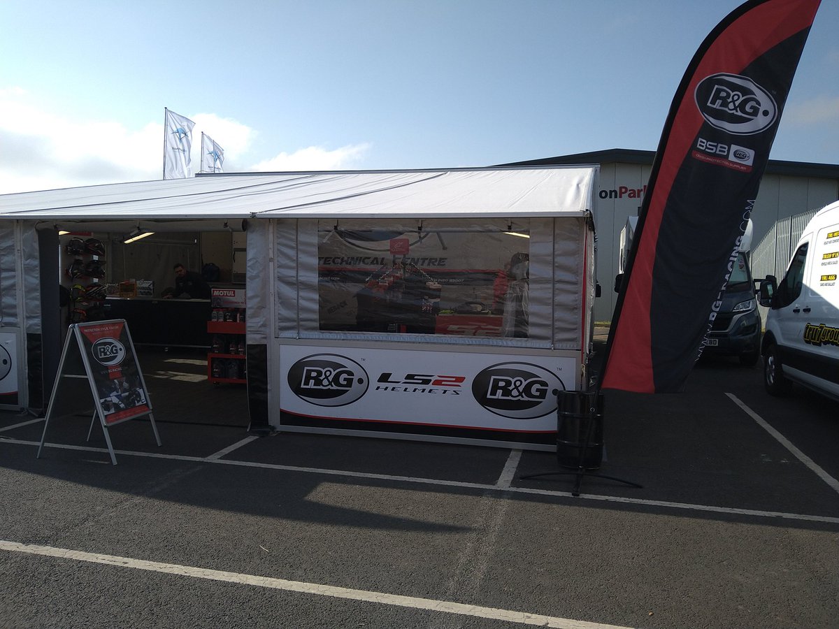 Good beautiful morning people's 👋 Looking like it's going to be a good day 🌞 Come say hello if you're at Donnington BSB. Have a good one 👍🏍️👍