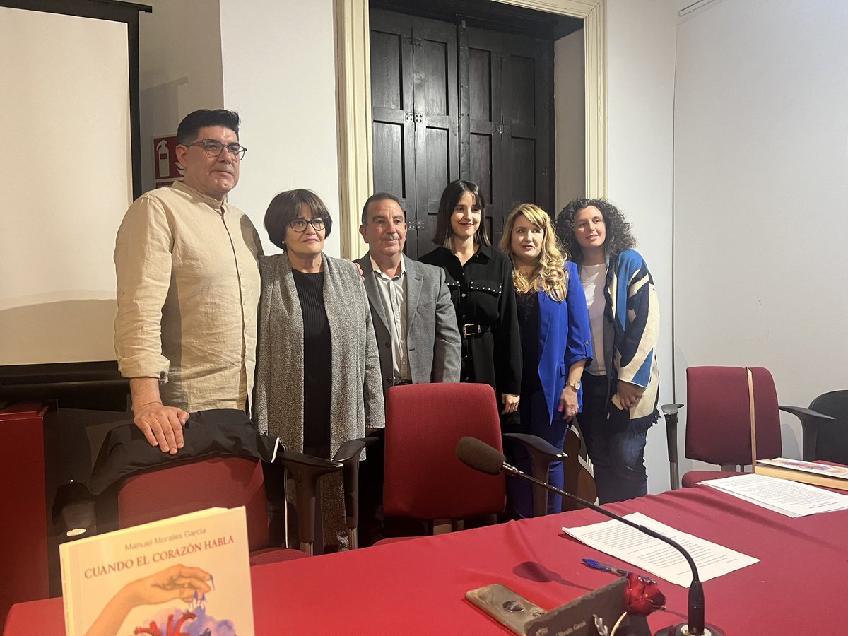 CodelorLorca's tweet photo. Agradecer a @MMoralesGarcia que nos haya invitado a la presentación de su libro “Cuando el Corazón Habla”, regalándonos momentos como los que vivimos en la presentación. https://t.co/wVVXmVmg1k