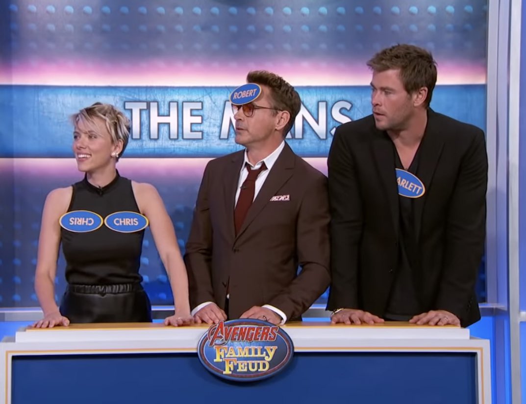 셋 다 웃김
양쪽 가슴에 크리스 이름표 달고 나타난 스칼렛 요한슨이나 가슴에 달라고 줬더니 이마에 붙이고 나타난 로다주나 스칼렛 이름표 붙이고 있는 크리스헴스워스