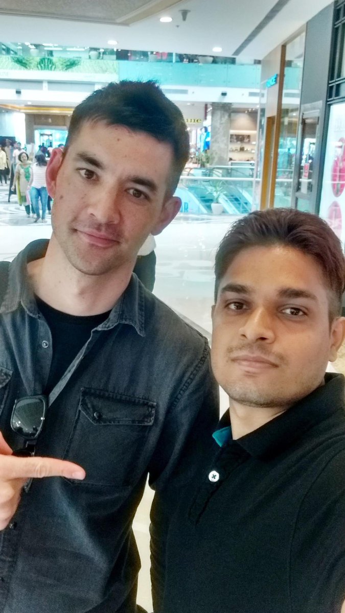 SirSubodhSingh's tweet photo. @getpeid #Congratulations KK .
All the best for your success from India 🇮🇳 .
#NewDelhi #Memories at #OnePlus5 event meet https://t.co/bc637gMTDS