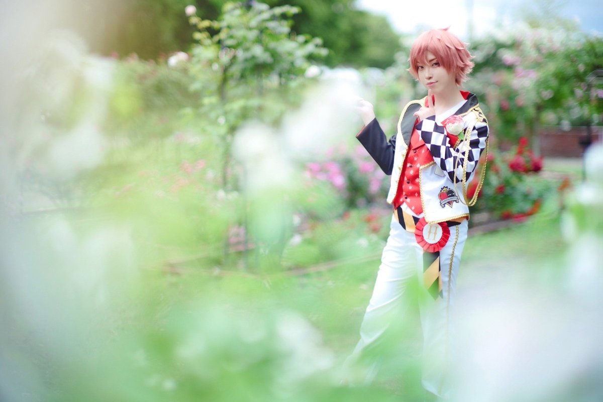 yuki_04d's tweet photo. twst/4k推奨[cosplay]

                               Painting The Roses Red

photo:ほら男爵さん https://t.co/lP1UnUDZ3R