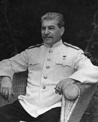 О ранней революционной деятельности И. В. Сталина

Мы часто цитируем Сталина, вспоминаем и анализируем его ошибки, достижения и победы. И искренне желаем, чтобы сегодня на политическом фронте РФ появилась фигура, хотя бы отдалённо напоминающая человека, п  aleksandrnovak.com/content/1410.h…