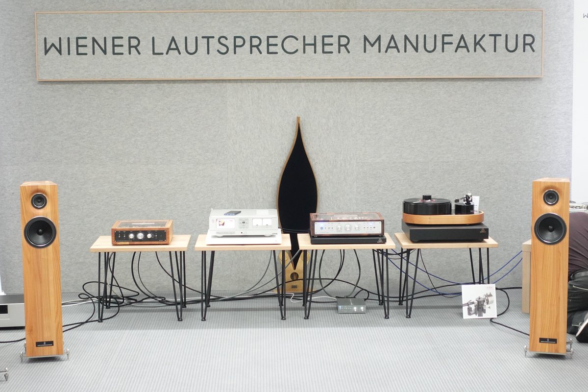 Moebelmacher's tweet photo. Heute u. Mo. dürfen alle auf die High End Hifi Messe in München der @highendsociety. Unsere Anlagen: Analog Manufaktur Germany  Halle 2 F05;  Wiener Lautsprecher Manufaktur Raum E 103 4.1. Technik und Preise: https://t.co/qAIN4hb4eL
#highend #highendmunich #highendmünchen https://t.co/ghv5InN4aJ
