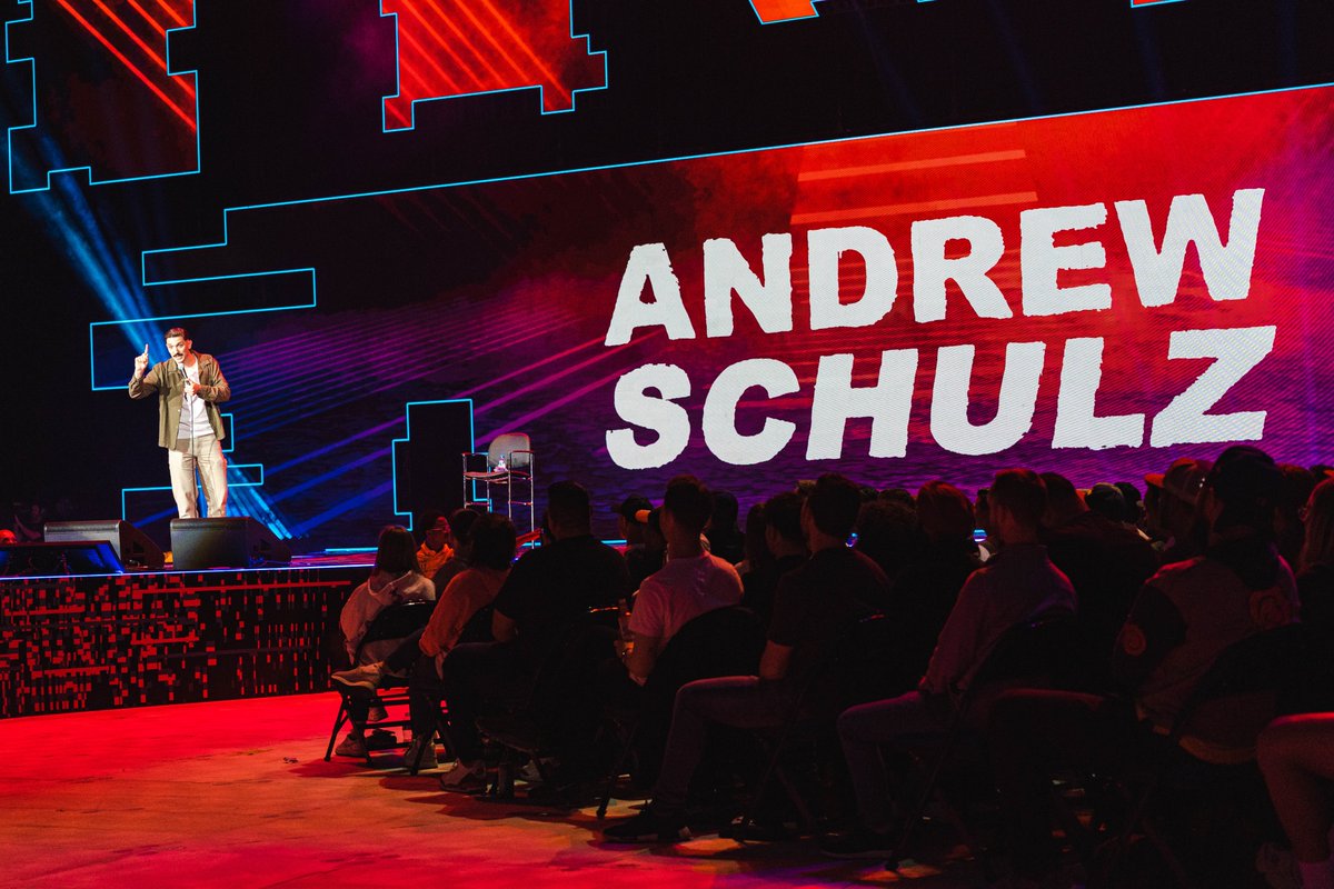 Closing out day 2 of <a href="/veecon/">VeeCon</a> <a href="/andrewschulz/">Andrew Schulz 👑HEZI</a> 
#VeeCon2023 #veecon