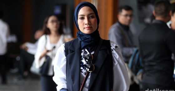 KBA_ONE's tweet photo. Steffy Burase Istri Muda Irwandi Yusuf Diperiksa KPK  https://t.co/N6GcGIUdav https://t.co/FOE3r6nNxA