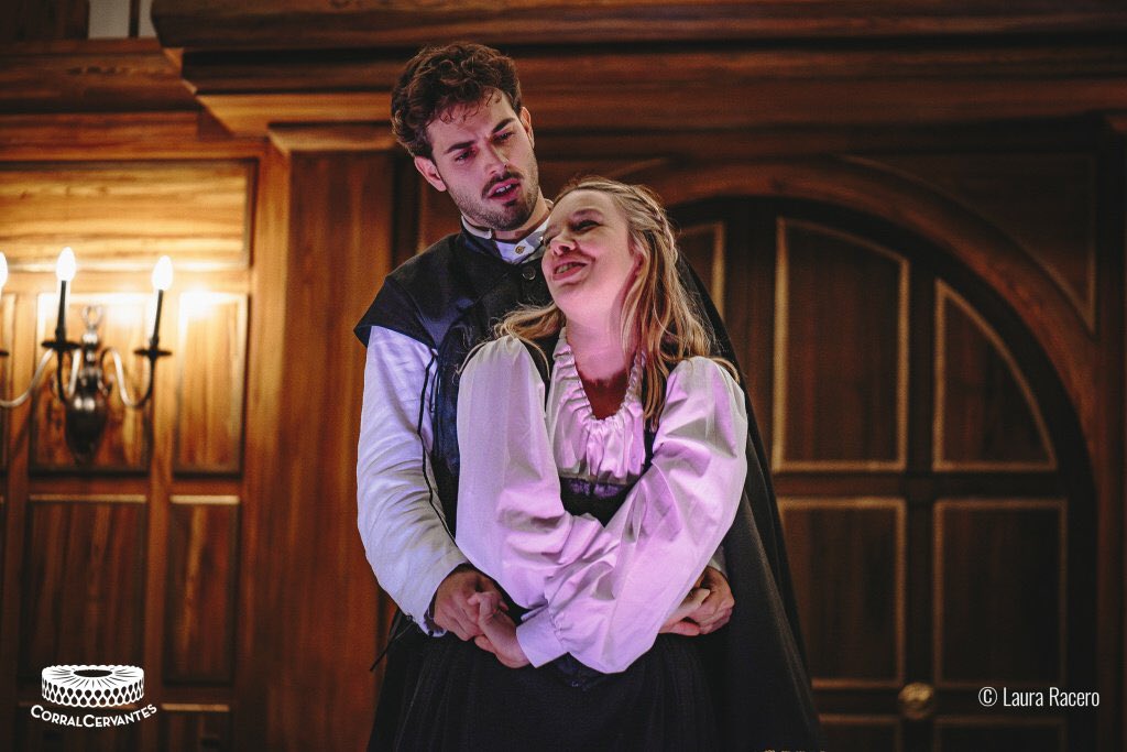 autenticoteatro's tweet photo. .@CorralCervantes #Elperrodelhortelano Amores,celos,envidia,crueldad,traiciones,honor,caprichos.Elenco  SOLVENTE y ENTREGADO q,con su ESTUPENDO recitar dl verso,desparpajo,humor,música y canciones en directo convierten el montaje en 1 divertimento.@reyfacundoI @xavidiazlatorre https://t.co/xaSEt86rxF