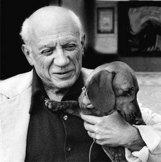 MAEGHTYoyo's tweet photo. Picasso et les chiens, une longue histoire et très variée.
Ici avec "Lump", le sacripant qu'il a maintes fois dessiné et peint et qui avait tous les droits.
#picasso #pablopicasso #lump #teckel #saussagedog #cabots #chiens #yoyomaeght #maeght https://t.co/vgN1fjzXOM