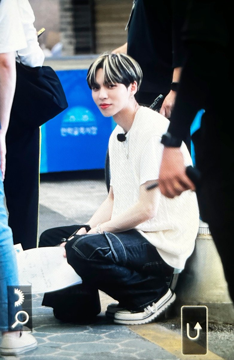 type_0305's tweet photo. 230520   잘생김 ㅠㅁㅠ 💖 

#BX #병곤 #CIX #이병곤 #BYOUNGGON https://t.co/LRkn1zGgGB