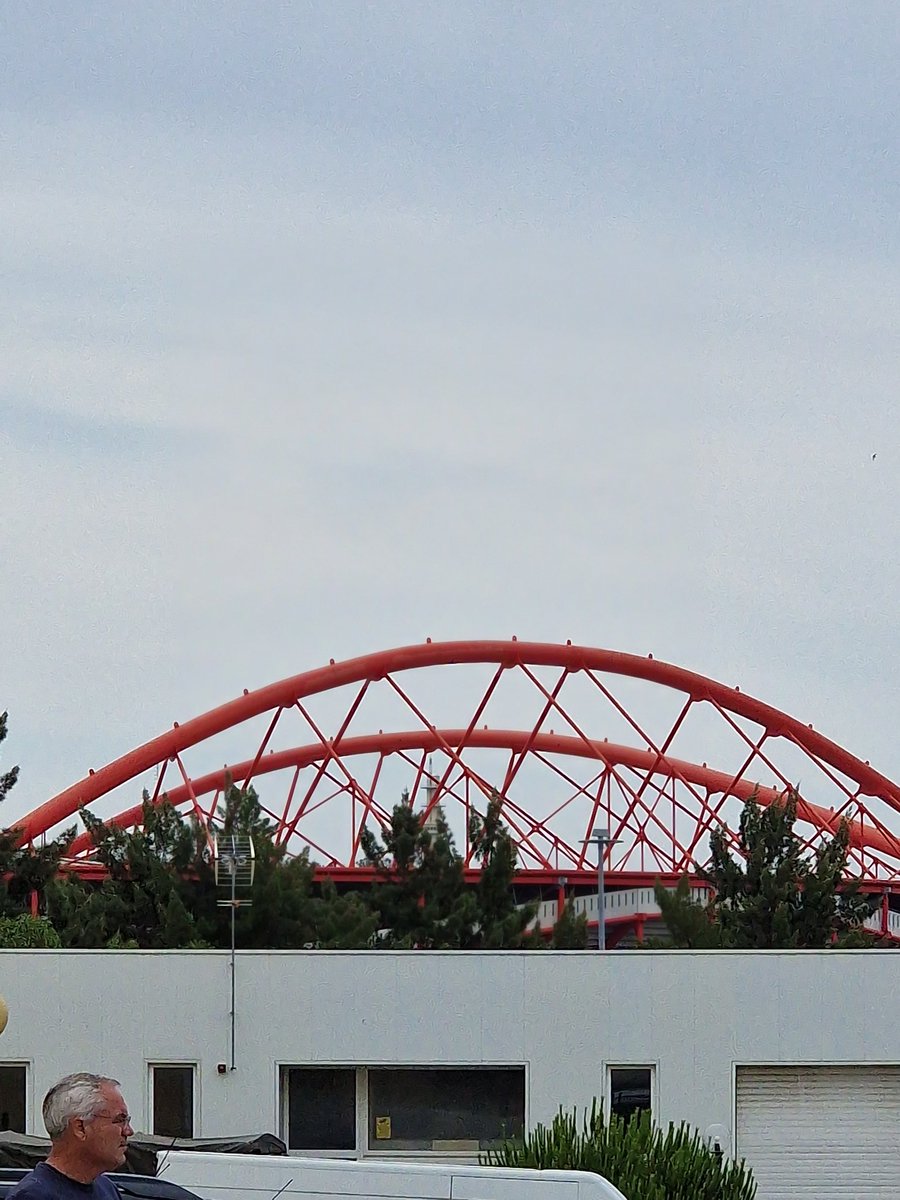 The best way to start the weekend... With red arches in the horizon! #slbenfica