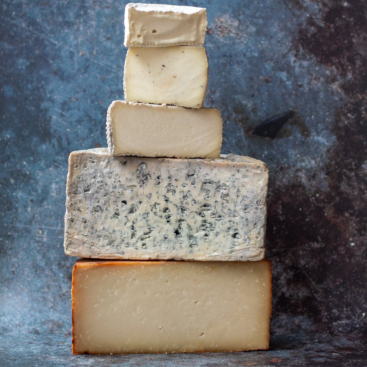 ultracomida's tweet photo. Shops open at 10am, on tastings today we’ve got Morcilla de Burgos, vermouth and cheeses from #CastillaYLeon
#spaininwales #gastroweek https://t.co/TkENANq5EH