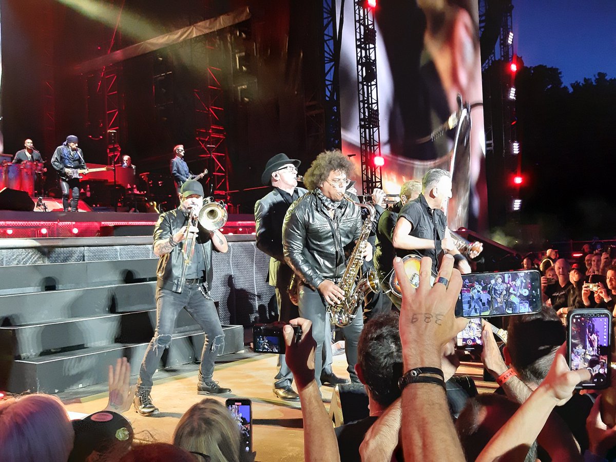 BoringOleFart🏴󠁧󠁢󠁳󠁣󠁴󠁿🇺🇦 on Twitter "RT bruce2023tour Bruce