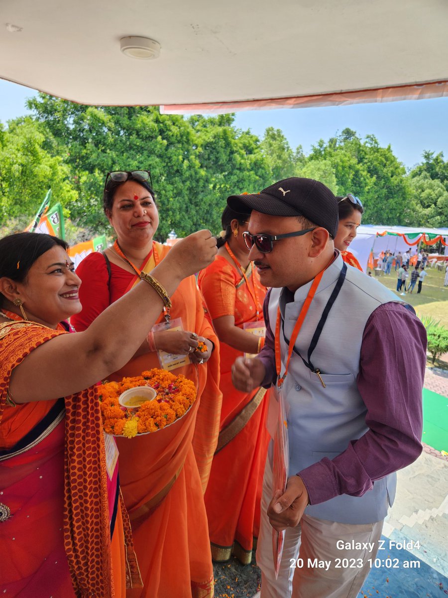 ajeetnegibjp's tweet photo. आज देहरादून में आयोजित भारतीय जनता पार्टी उत्तराखंड की  प्रदेश कार्यसमिति बैठक में सम्मिलित होते समय मातृ शक्ति व सम्मानित कार्यकर्ताओं द्वारा विधिवत स्वागत व सम्मान किया गया 
#devbhoomi #devbhoomiuttarakhand #uttarakhand #BJP4IND https://t.co/1OlAu6Jhyq