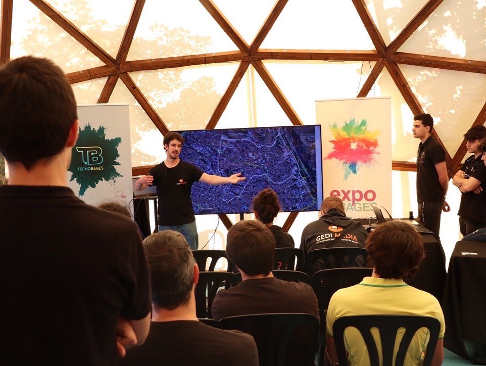 FiradeManresa's tweet image. - Ponència i test del Manresa Street Circuit amb simuladors a càrrec de @lopeznorman44
- Realitat virtual amb #afkvirtualevents
- Experiments, tecnologia i motor amb @dynamics_upc i @racing_synergy