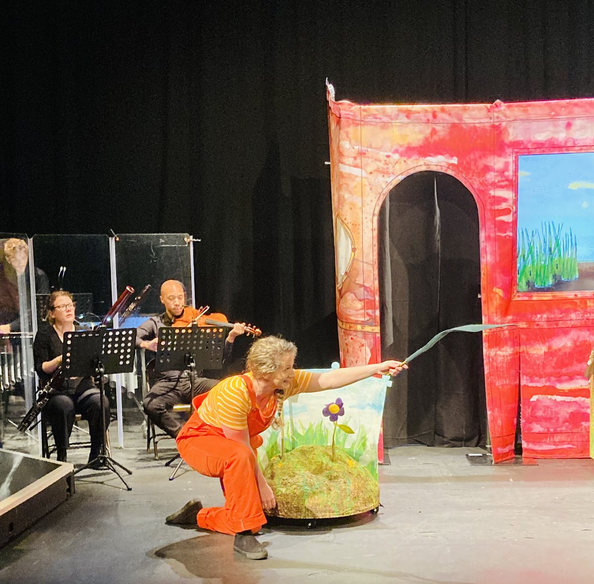 WeAreIgnite's tweet photo. Some informal shots from our #BorkaTheOpera dress rehearsals yesterday. Official shots to come, but we couldn’t wait to give you a sneaky peak at what we’ve been #GoosingAround with! #OperaForFamiliesAndYoungPeople #LiveMusic #Puppets #Drama #DigitalAnimation #Geese https://t.co/tL6NKFFImi