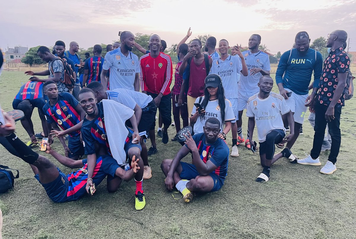 224GameUp's tweet photo. ⚡️Un match spectaculaire et un scénario inimaginable, le #ClassicoTL224🇬🇳 a tenu toutes ses promesses 🔥

Les Madrilènes croyaient faire le plus dur en menant (3-0), mais les Catalans ont eu la force nécessaire pour revenir dans le match (3-3)👌🏾
#224GameUp https://t.co/wRrkiqcH9H