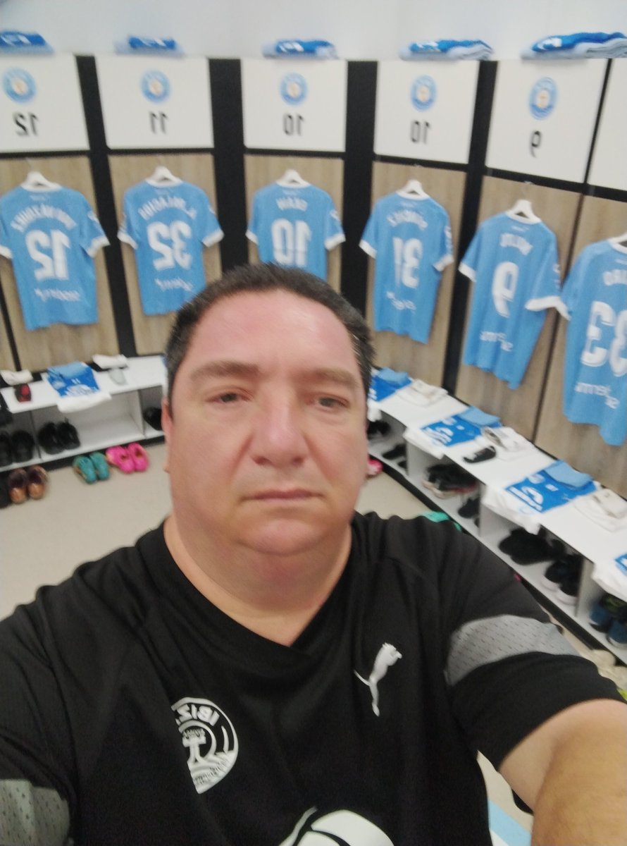 ElToreroUD's tweet photo. Último partido en Can mises en el fútbol profesional pero que nadie lo dude que volveremos  más fuertes porque ay ganas ilusión fuerza y la Llama de la UD Ibiza el equipo que representa esta isla por masa social está a tope

Volveremos aficion 

Ibiza es celeste 1000 por
1000 https://t.co/uYD1JShVX5