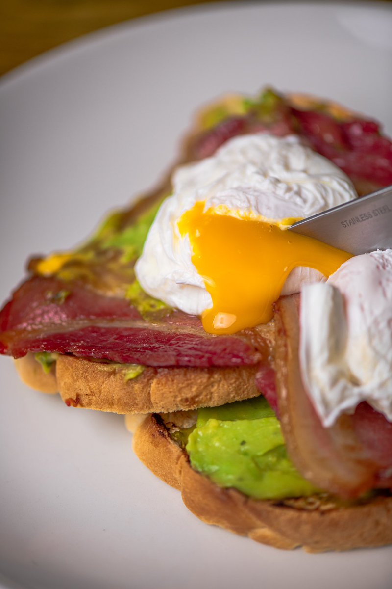 The OBK is our local so we were delighted to go in and get the photography from their latest menu.

Working with Chef Ray, we selected 10 dishes, choosing an accompanying drink for each plate. Each dish was truly scrumptious - we can testify to this as we got to try them 🍤🥩🍔