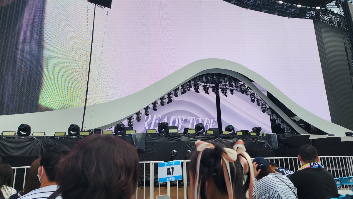 kazz_once's tweet photo. The upgrade ticket was really worth it! 
I am this close 😭
I think the benefit was also different from Osaka. https://t.co/HB6Va9L9tf