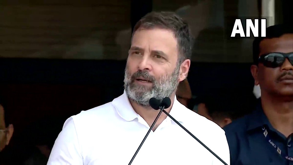 Bengaluru | "We will give you a clean, non-corrupt government," says Congress leader Rahul Gandhi after the swearing-in ceremony of the newly-elected #Karnataka Government.