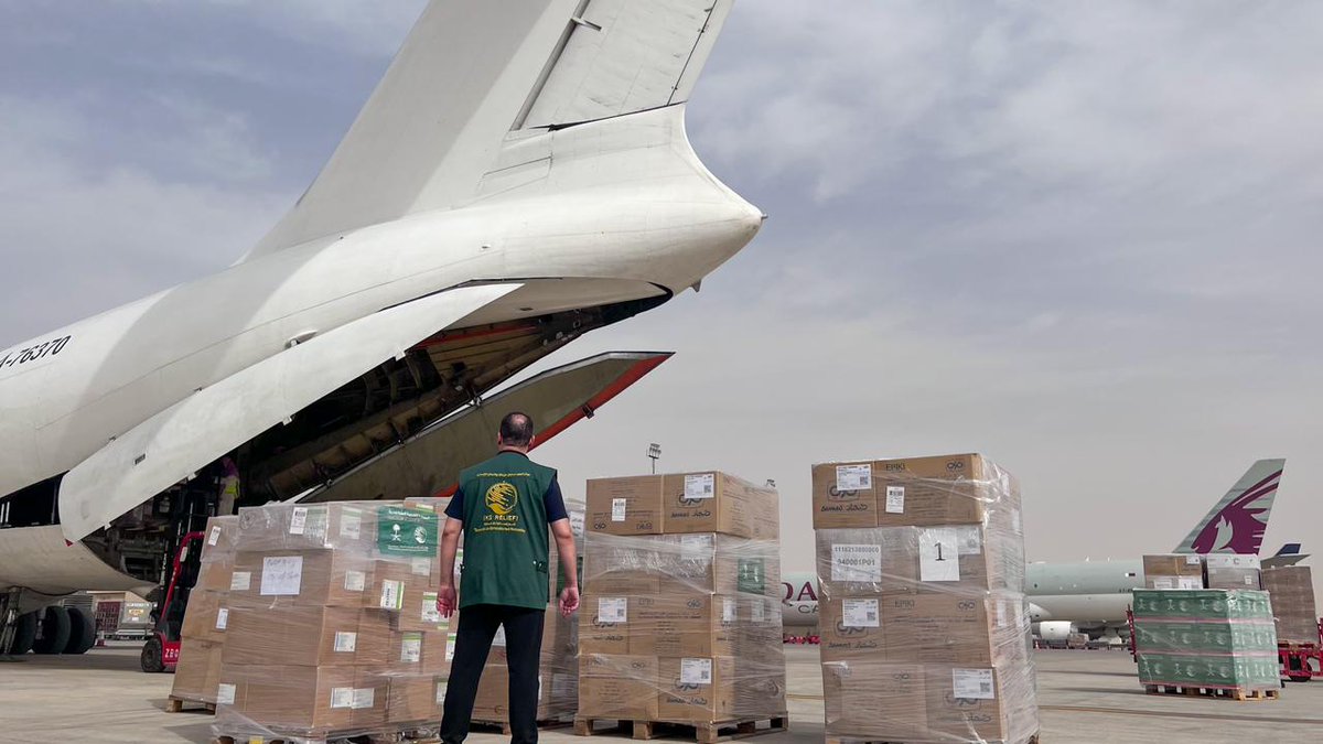 مغادرة الطائرة الإغاثية السادسة ضمن الجسر الجوي السعودي لمساعدة الشعب السوداني

ksrelief.org/Pages/NewsDeta…

#الحملة_السعودية_لإغاثة_السودان