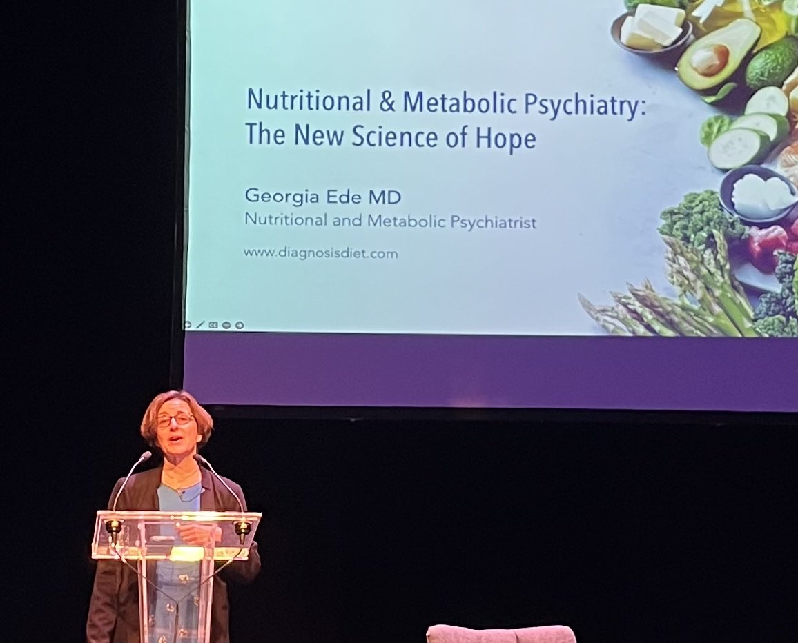 #PHC2023 So proud to welcome ⁦<a href="/GeorgiaEdeMD/">Georgia Ede MD</a>⁩ to the UK for the very first time Talking about the links between nutrition and mental health ⁦<a href="/IainCampbellPhD/">Iain Campbell, Ph.D.</a>⁩ ⁦<a href="/jen_unwin/">Jen Unwin</a>⁩