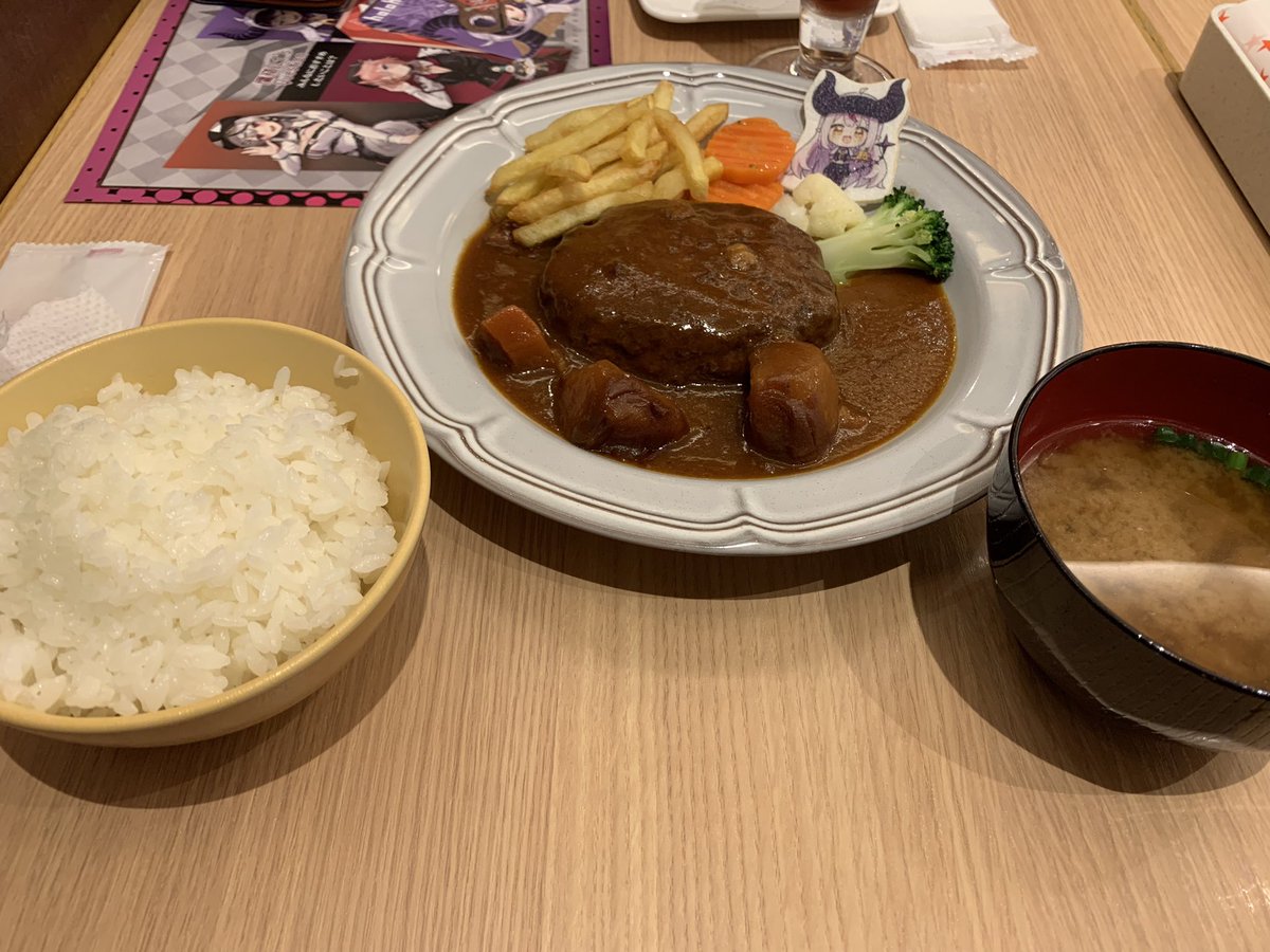 miisuke4649's tweet photo. holoXカフェ行ってきた！
推しのコースターも引けたしよかった🥰 https://t.co/HIbvabys2S