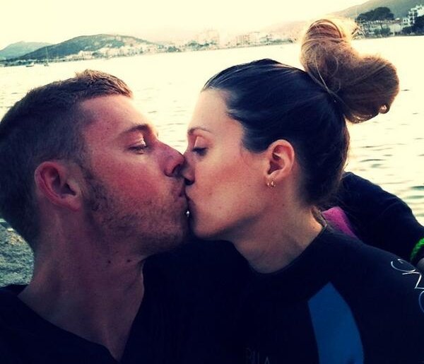 trunksRM7's tweet photo. @jotajordi13 Buenos días, Feliz día del beso jota.. https://t.co/7kUoSIwsWE