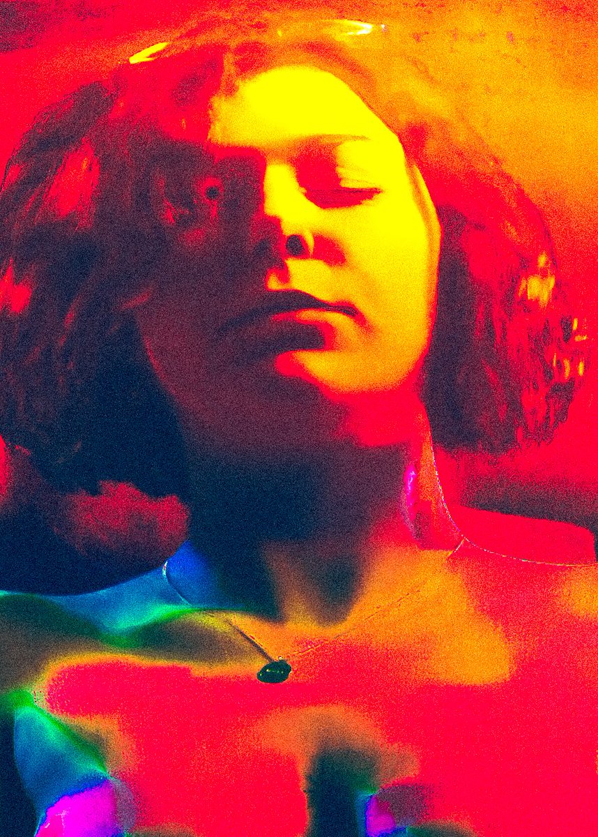 MIOCAPPELLO's tweet photo. Red / Red 🍷
#portraitphotography #retouchesnumeriques #miocappello https://t.co/BpesexnIvp