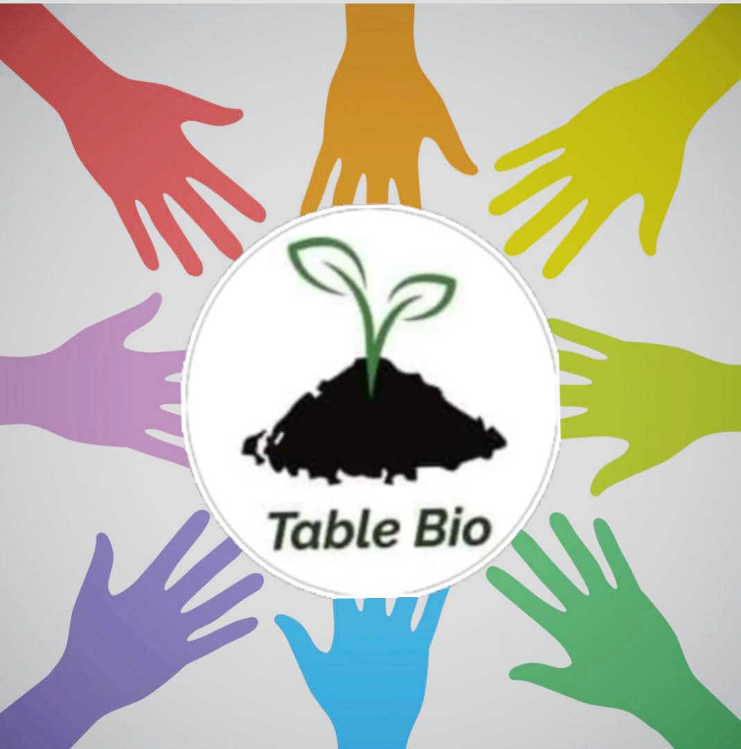 Une seule main ne peut pas détaché le miondo🥱

Bonne fête de l'unité mon BIO-LOVE🫂❤️