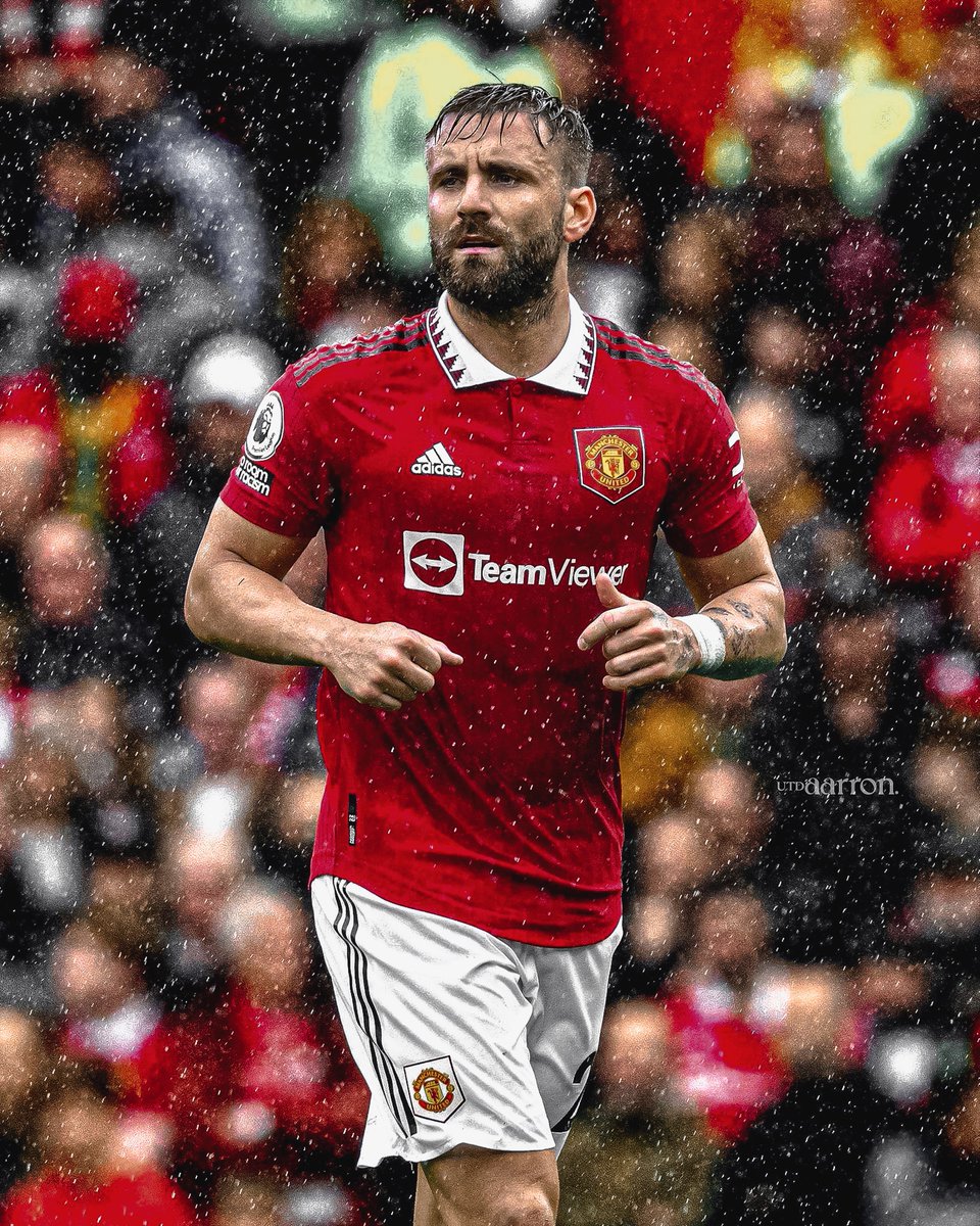 Kahlissee's tweet photo. I remember watching Ajax fans talk about ETH and saying he’ll improve players and Luke Shaw is prime example, he’s been immense this season playing both LB and CB. 🌟 https://t.co/ntKBJ89OU6