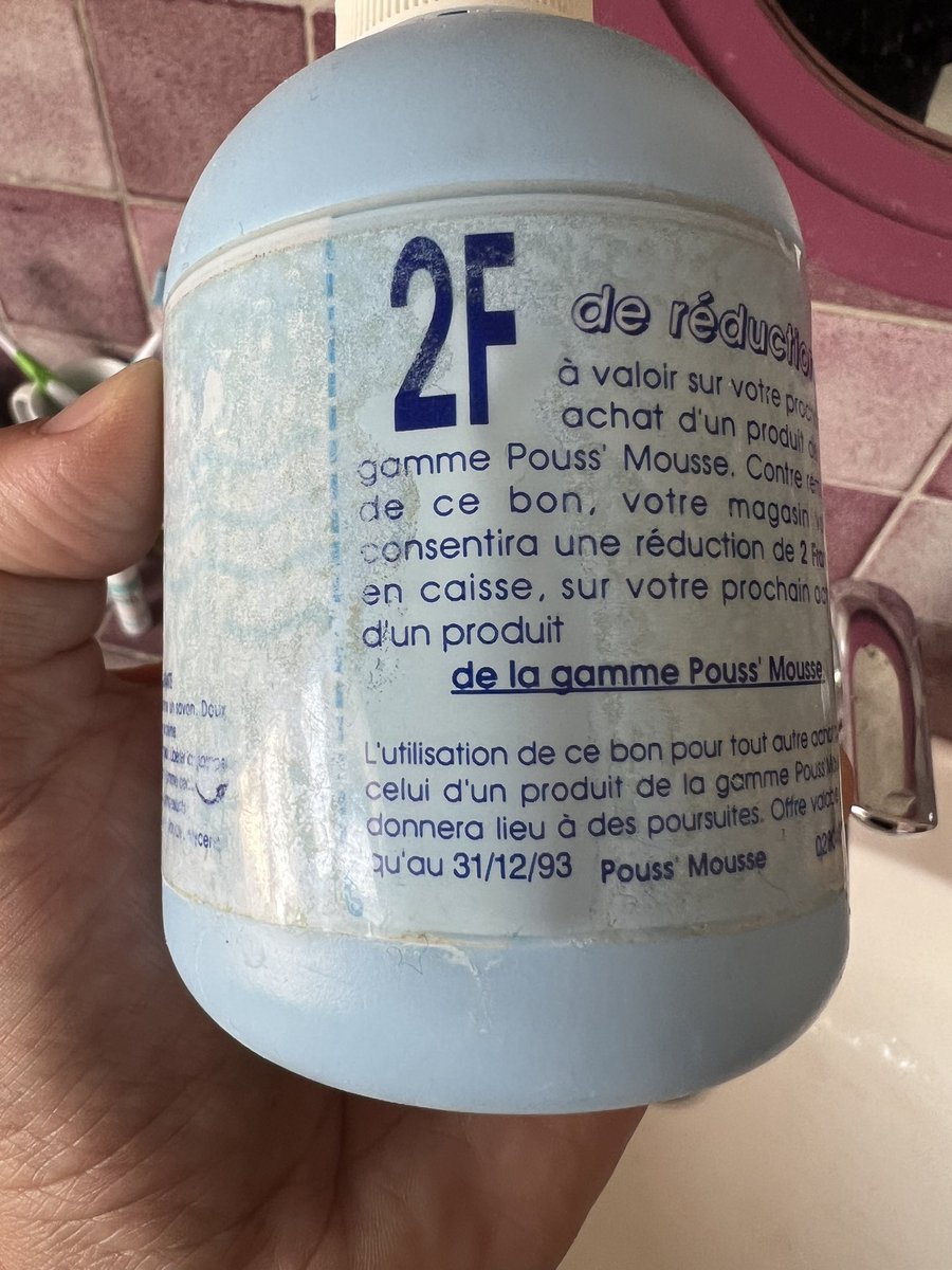 MauditMaurice's tweet photo. On souhaite un bon anniversaire à ce Pousse Mousse vidé puis re-rempli par mes parents depuis 30 ans. https://t.co/K7JUCXO1Ej
