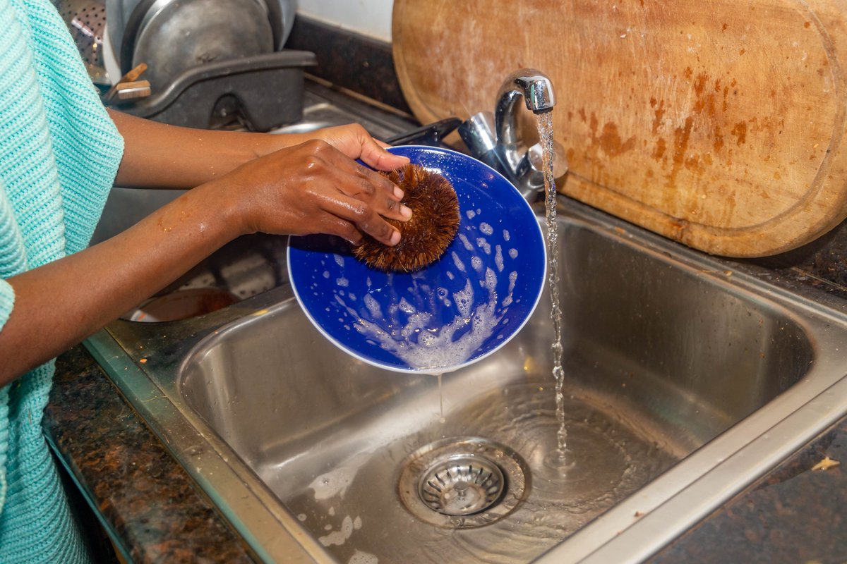 EcococoKenya's tweet photo. 🥥 Cleaning doesn't have to be a chore when you have the right tools! Our coconut fiber products make tidying up a breeze while minimizing your carbon footprint. 🌍 #EffortlessCleaning #EcoFriendlyTools #CoconutFiberMagic #ecococoke https://t.co/FfOTAElWfg
