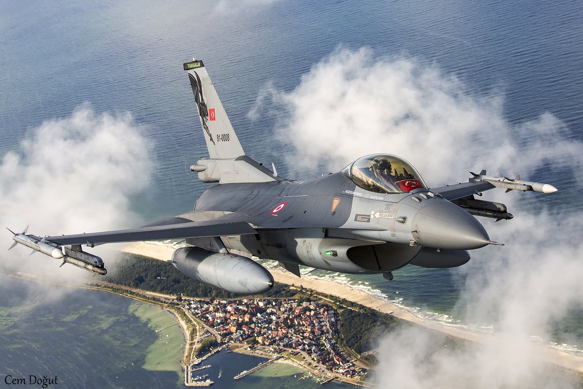 Turkish Air Force F-16C Block 40M over Baltic Sea.
#StrongerTogether #SecuringTheSkies #TURAF