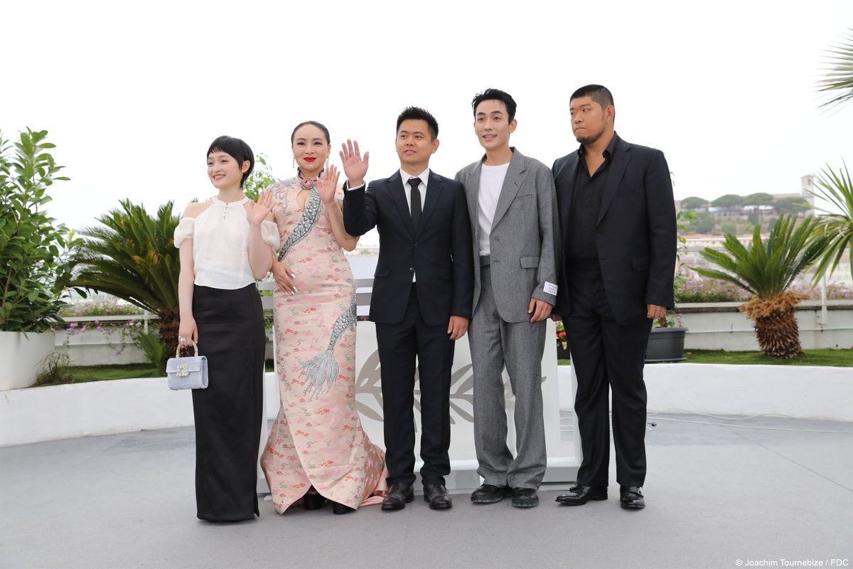 📸 Instantané #Photocall - #Photocall instant
HE BIAN DE CUO WU (ONLY THE RIVER FLOWS) de WEI SHUJUN
#Cannes2023 #UnCertainRegard #SelectionOfficielle #OfficialSelection