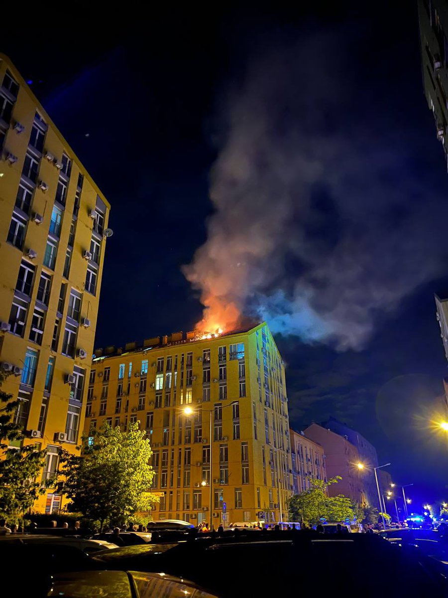 Consequences of falling debris of an enemy UAV in Kyiv. There were no casualties, everyone was evacuated. Now people have returned to their homes.

There have only been 4 nights in May without Russian attacks and air raid alarms in the capital of Ukraine and other regions.