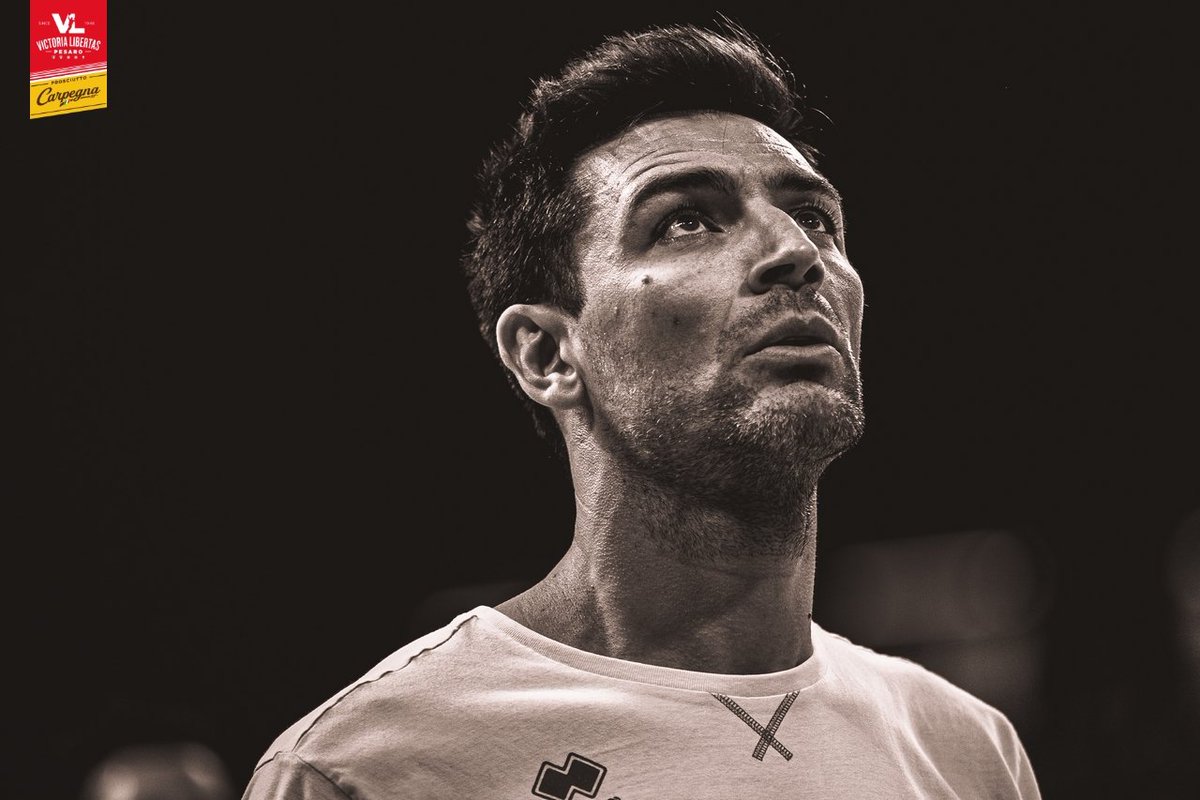 VLPesaro's tweet photo. #GrazieRagazzi #PesaroMilano #ioVL #YesPlayOff #PhDavideBastianelli ππ₯πππͺβͺοΈπ΄ https://t.co/JVa753nmZi