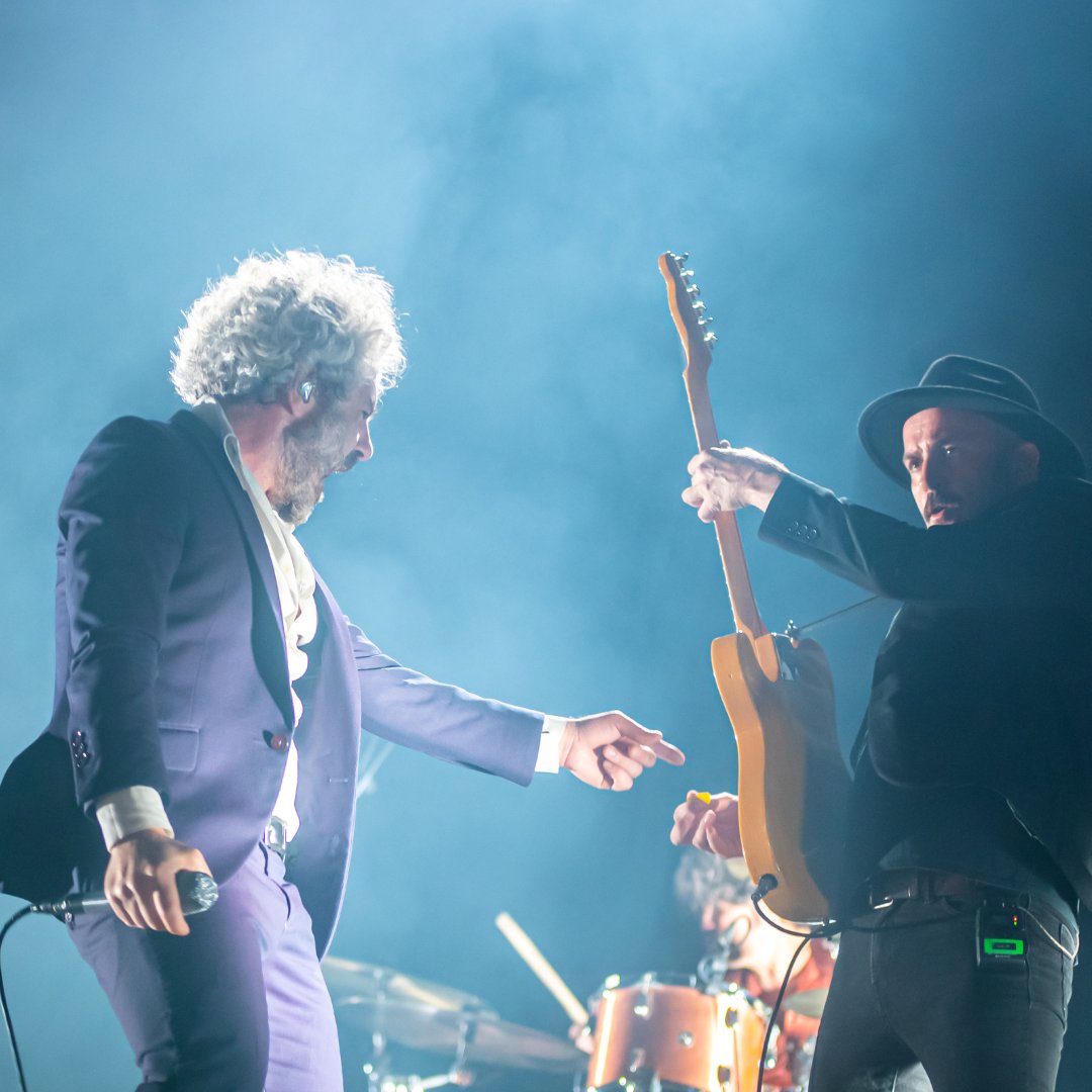 DelesteFestival's tweet photo. 🔥 🫶Un escenario, grandes músicos, público…¡y prende la mecha! @LosInvadersband, @Dorian_Oficial y @LEONBENAVENTE nos regalaron una noche de las que se recuerdan. ¡Gracias a tod@s! ¡Esta noche más!
#deleste23 #conicertosvalencia #LosInvaders #Dorian #LeonBenavente https://t.co/u3HpCq54V4
