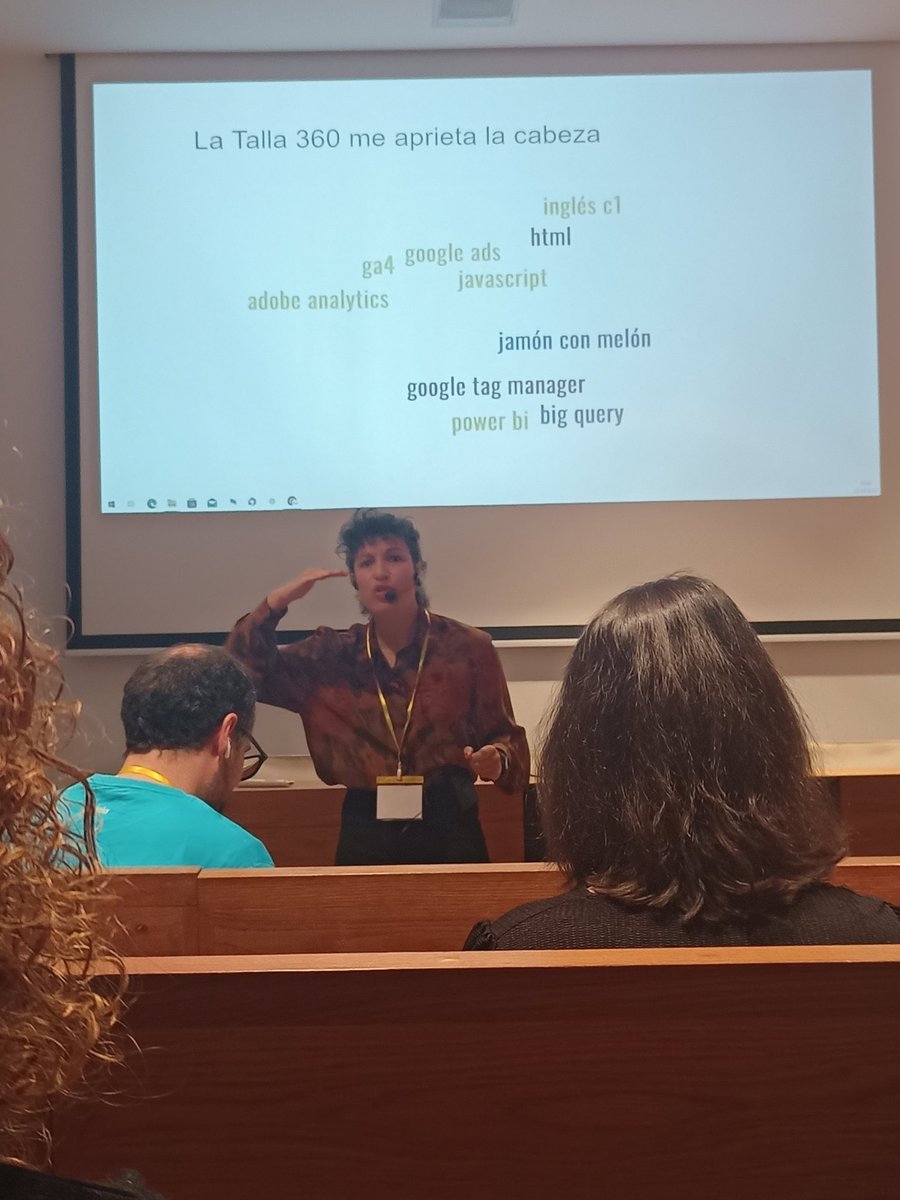 Genial charla de <a href="/irene_analista/">Irene Santos</a>. Qué analista no se ha sentido impostor más de una vez? <a href="/daniiisanchez97/">Dani Sanchez</a> y yo no hemos parado de asentir. #datolada