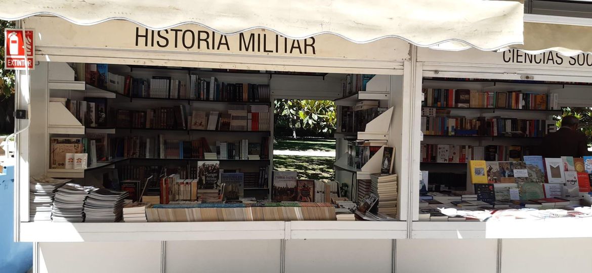 📚🎉 ¡Atención amantes de la historia militar! 🎉📚 Cerramos los sábados por la mañana en Tercios Viejos, ¡nos encontrarás en la caseta 57 de la Feria del Libro de Madrid! ⚔️🏰 #FeriaDelLibroMadrid #HistoriaMilitar