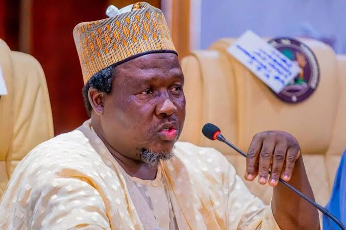 LEAKED AUDIO😳

There is 'leaked' audio in circulation of a phone call between Ibrahim Masari and Ganduje where the outgoing Kano State governo is complaining and registering his dissatisfaction with Kwankwaso's visit to the President-elect, Bola Ahmed Tinubu in Paris. 

The…