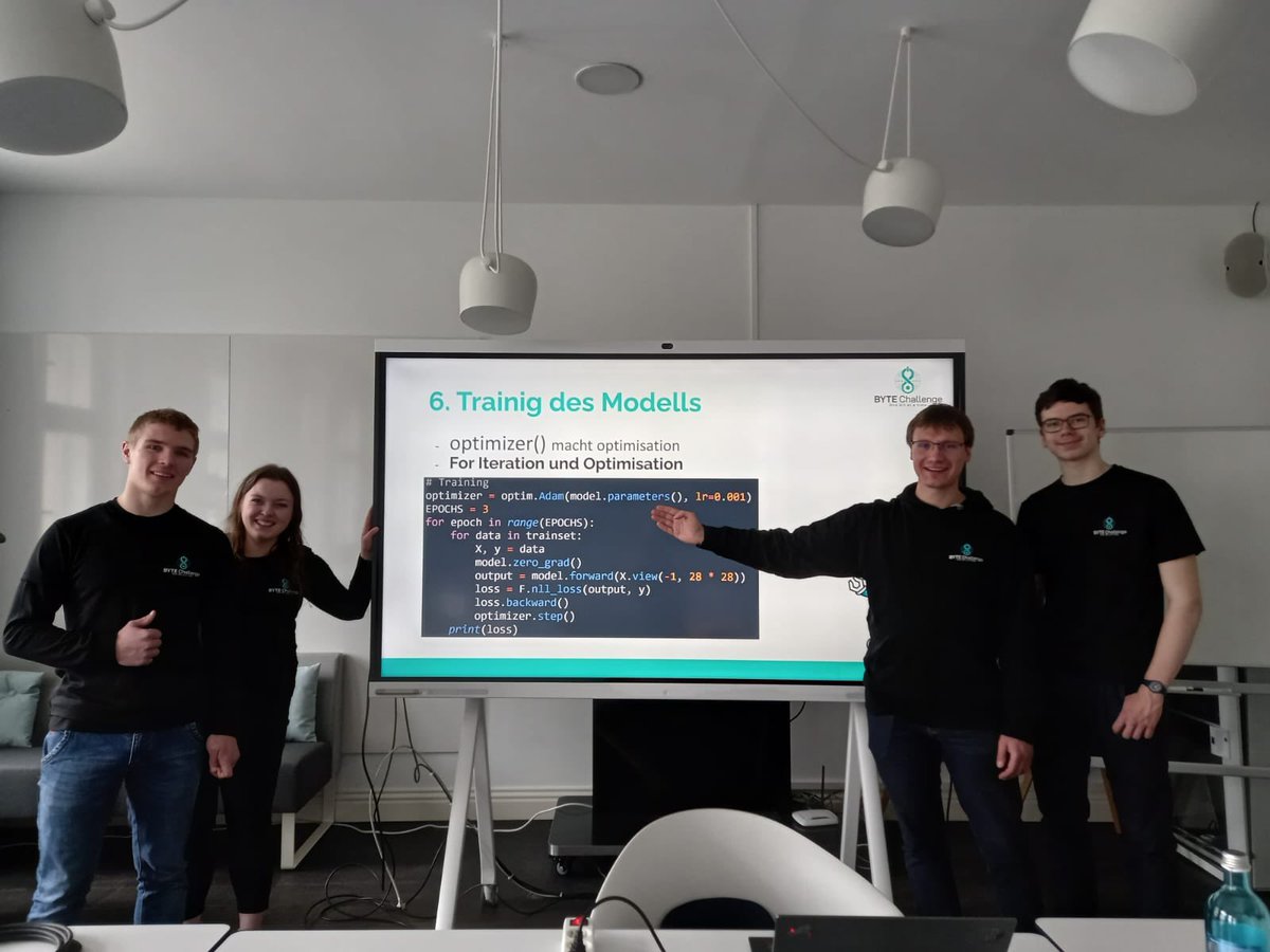 BYTE Challenge (@byte_challenge) on Twitter photo Heute feiern wir Bitsys 3. #Geburtstag mit unserer #BYTE Familie.🥳
Außerdem veranstalten wir heute unseren zweiten Workshop über #DigitalSkills, #künstlicheIntelligenz, #Python programmieren und dem Nutzen von #ChatGTP. 🤓🎉
<a href="/informatikradar/">Gesellschaft für Informatik e.V.</a> <a href="/IT_Frauen/">GI Frauen und Informatik</a> Heute feiern wir Bitsys 3. #Geburtstag mit unserer #BYTE Familie.🥳
Außerdem veranstalten wir heute unseren zweiten Workshop über #DigitalSkills, #künstlicheIntelligenz, #Python programmieren und dem Nutzen von #ChatGTP. 🤓🎉
<a href="/informatikradar/">Gesellschaft für Informatik e.V.</a> <a href="/IT_Frauen/">GI Frauen und Informatik</a>
