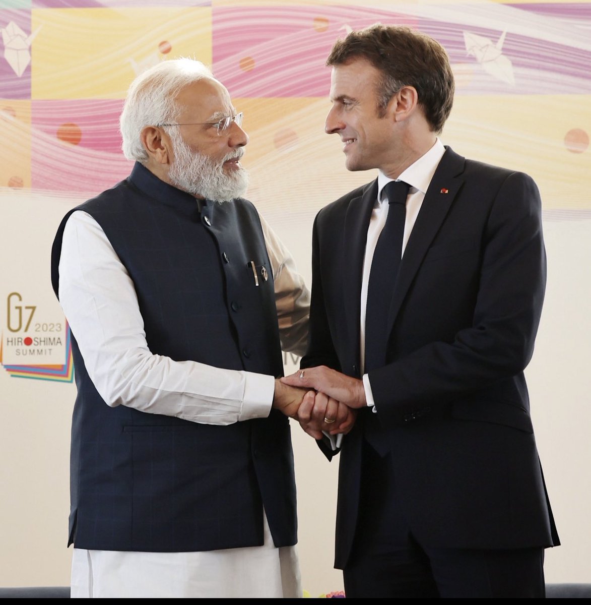 AMISHDEVGAN's tweet image. जब भारत में सुबह के साढ़े तीन बज रहे थे, पीएम मोदी जापान में अपनी पहली मीटिंग कर रहे थे। जबकि अब शाम के साढ़े सात से ज़्यादा वक्त हो चुका है, पीएम मोदी अभी भी ऑफिसियल इंगेजमेंट में में व्यस्त हैं। #ModiInJapan