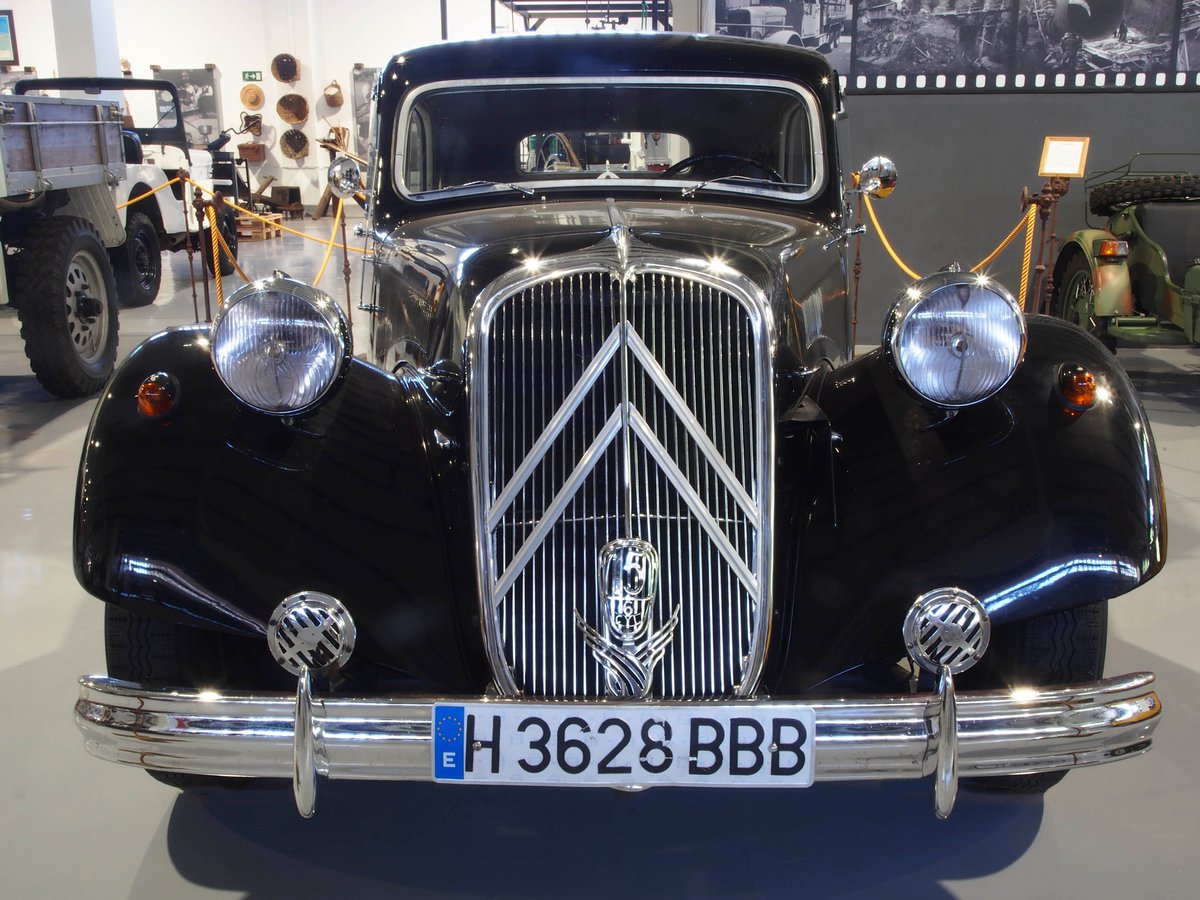 Precioso, verdad?
#Museo #BelmontedeMiranda #citroën #CochesClasicos #turismo #turismoasturias  #planesasturias #antigüedades #turismocultural #visitamuseos
