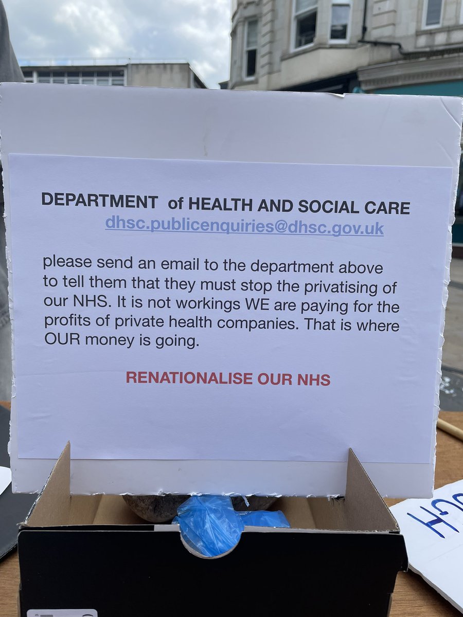 #NHSPrivatisationKills 
#NHSCrisis 

Today the branch supported #NHS street stall in bromley organised by @angrypam @geezerbr1 @thedianeeliza 
Lots of leaflets were handed out & public encouraged to email the department of health & social care on increasing privatisation