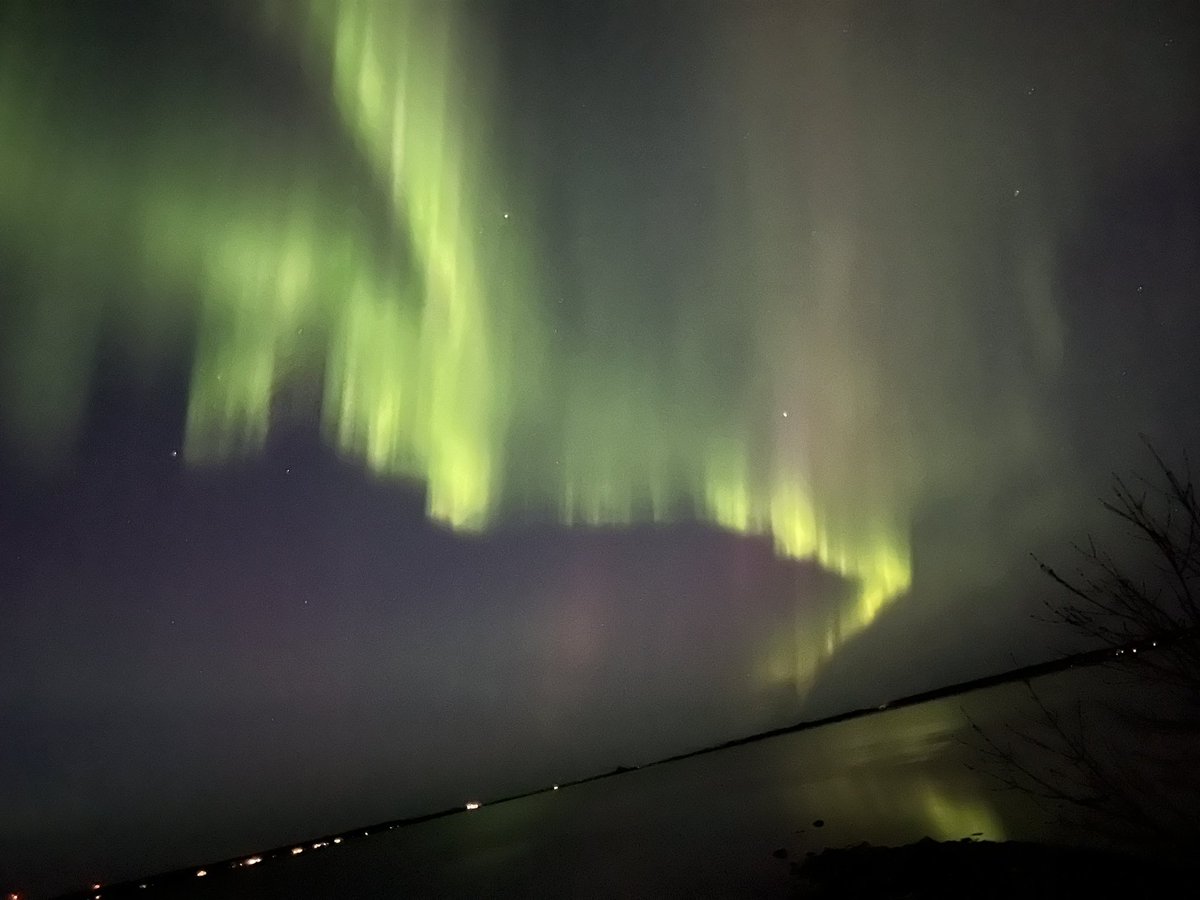 MrBridge204's tweet image. #MayLong lights. 💫