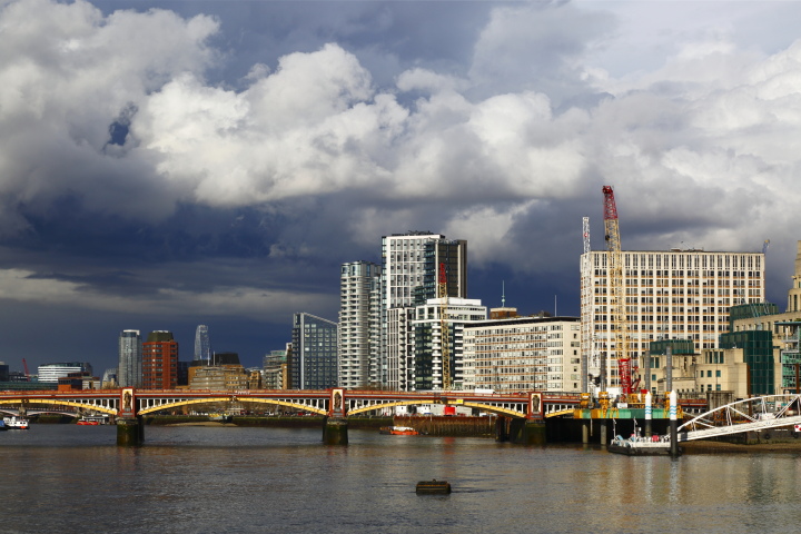 Wonderful storm clouds above New #Vauxhall Bridge, #London, a new upload available as #prints and on #mugs mouse mats here: lens2print.co.uk/imageview.asp?…
#AYearForArt #BuyIntoArt #SpringForArt #bridges #ThamesPath #RiverThames #skyscape @CloudAppSoc #StormHour #cityscapes #canvasprints