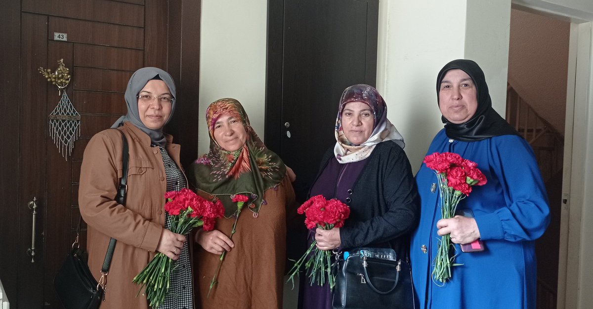 Büyük Türkiye zaferi için çalışacağız, çalışacağız, çalışacağız! 

Yüz yüze, gönül gönüle çalınmadık kapı, sıkılmadık el bırakmayacağız. 

İşimiz hizmet, gücümüz millet!

Hemşehrilerimize Cumhurbaşkanımız Sn.Recep Tayyip Erdoğan'ın selamlarını ileterek desteklerini istedik.