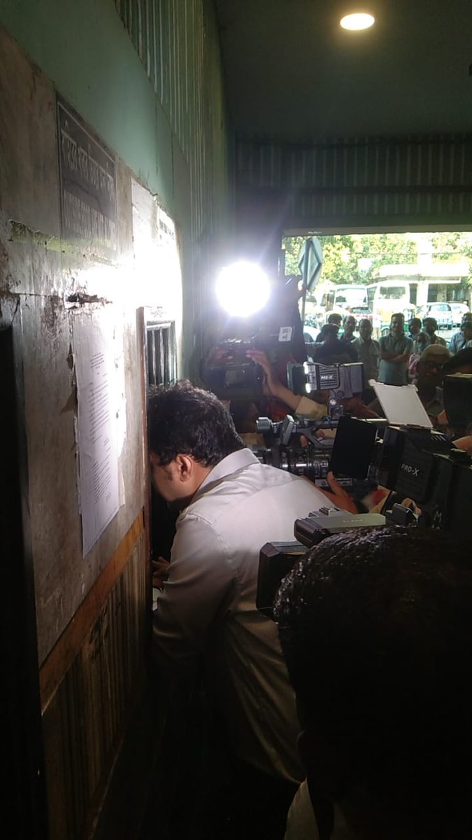 IndranilKhan's tweet photo. Visited the legendary #Basusree theatre in Bhabanipur to watch #TheKeralaStory which was being screened to packed halls prior to Mamata Banerjee Govt's draconian ban on screening the movie. However, the movie hasn't been restored there despite Hon'ble Supreme Court stay on the ban. Not a single theatre is screening the movie across West Bengal even now. 

Unwritten Ban still there, that supersedes the order of the Hon'ble Supreme Court?

@narendramodi @AmitShah @JPNadda @blsanthosh @sunilbansalbjp @tarunchughbjp @mangalpandeybjp  @amitmalviya @AshaLakra79 @Tejasvi_Surya @DrSukantaBJP @SuvenduWB @paulagnimitra1